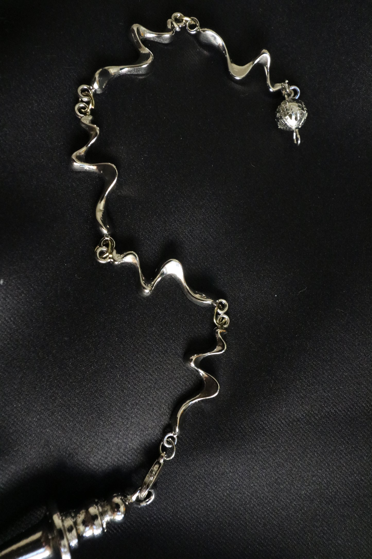 Silver Swirl Pendulum